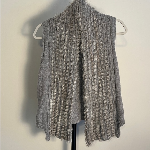 Mystree Sweaters - EUC Mystree Vest Gray Sweater Cardigan Rabbit Fur Collar Small Medium